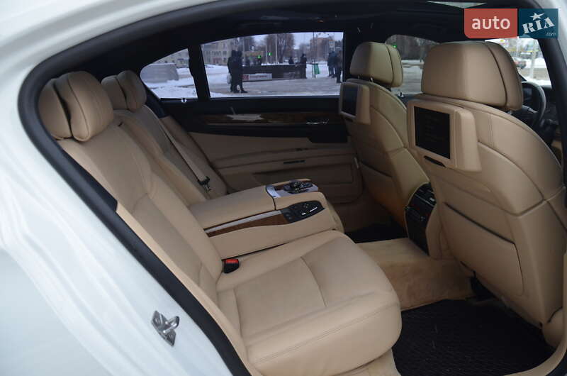 Седан BMW 7 Series 2010 в Харькове