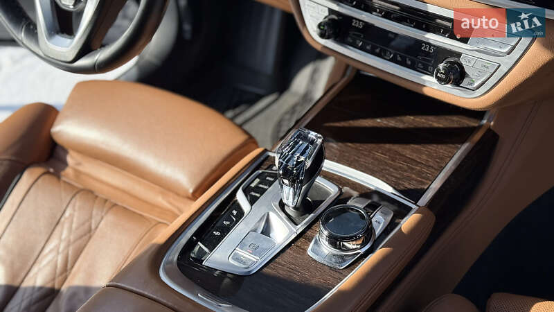 Седан BMW 7 Series 2019 в Киеве
