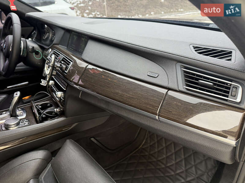 Седан BMW 7 Series 2011 в Львове