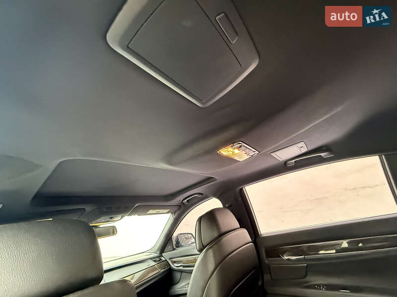 Седан BMW 7 Series 2011 в Львове