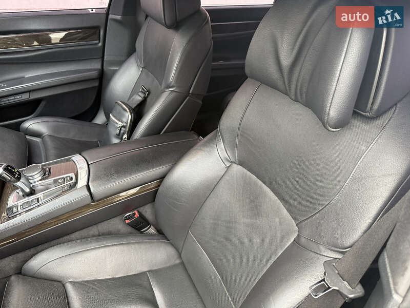 Седан BMW 7 Series 2011 в Львове