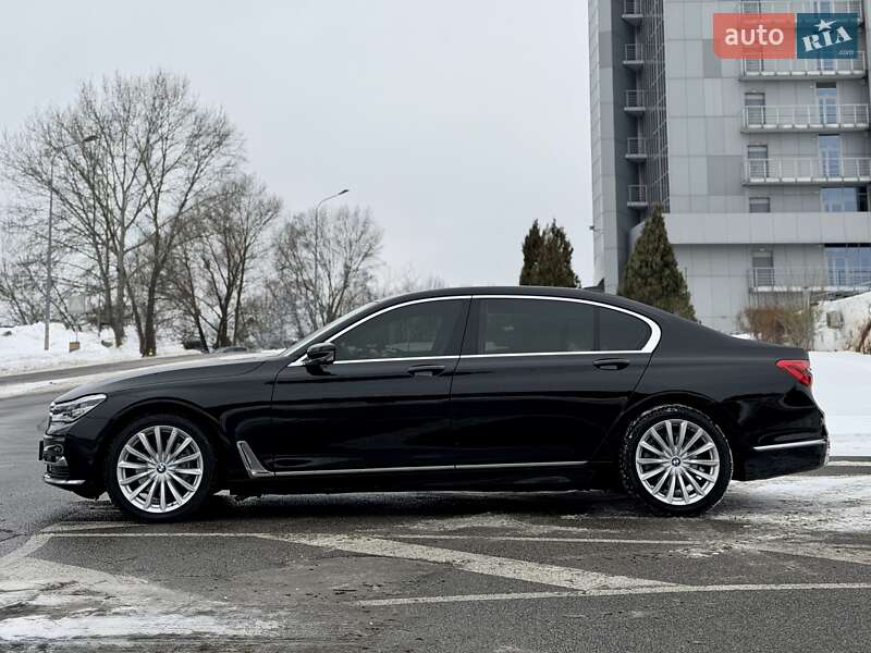 Седан BMW 7 Series 2017 в Киеве