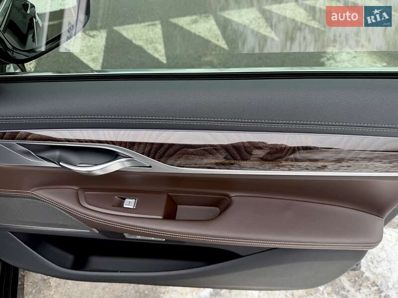 Седан BMW 7 Series 2017 в Киеве