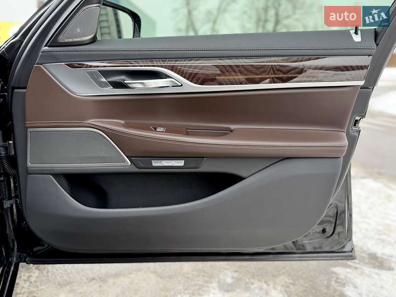 Седан BMW 7 Series 2017 в Киеве
