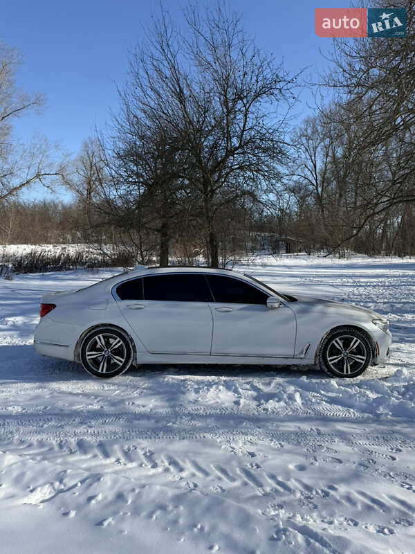 Седан BMW 7 Series 2015 в Киеве