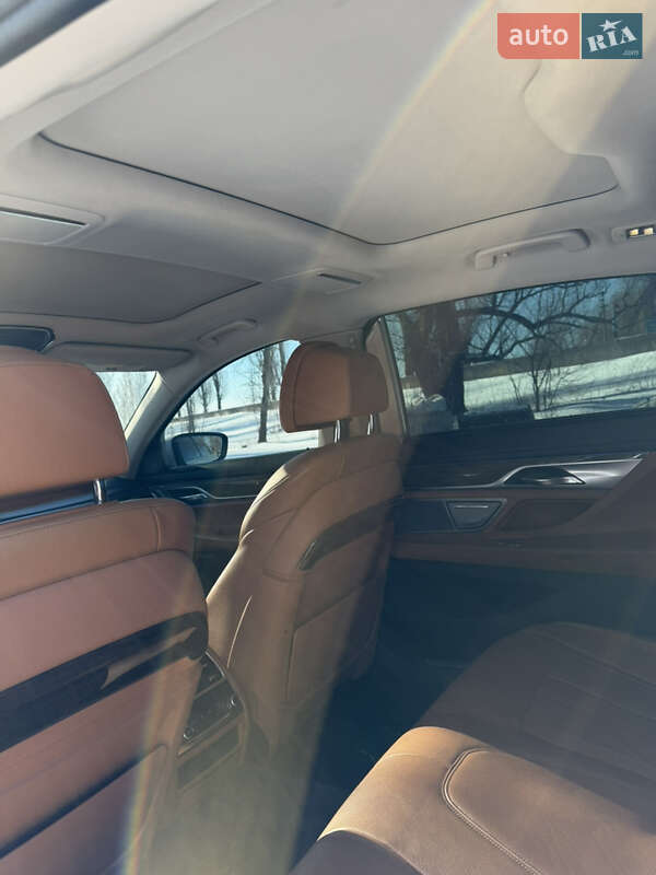 Седан BMW 7 Series 2015 в Киеве