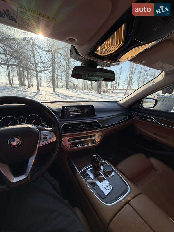 Седан BMW 7 Series 2015 в Киеве