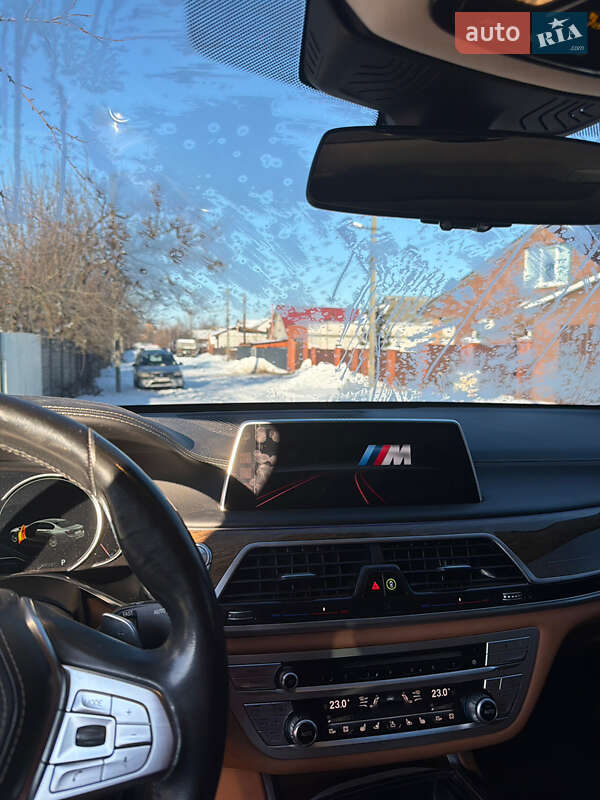Седан BMW 7 Series 2015 в Киеве