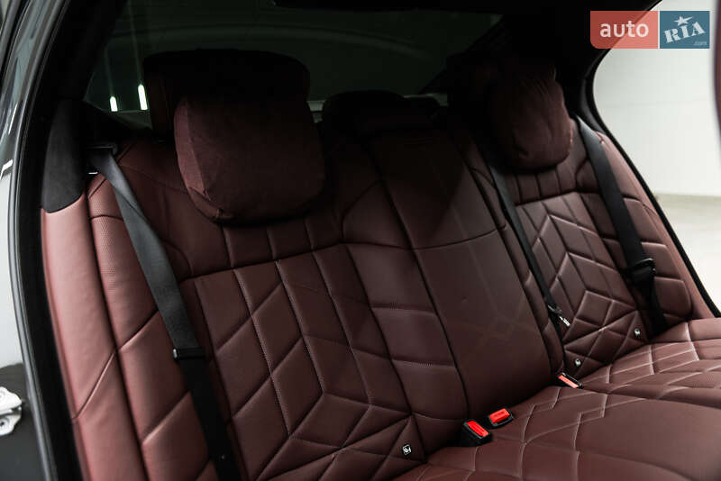 Седан BMW 7 Series 2023 в Мукачево