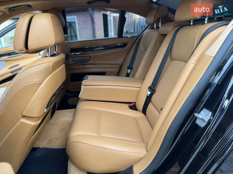 Седан BMW 7 Series 2013 в Тернополе