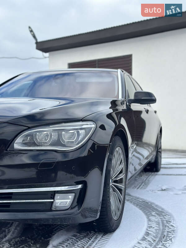 Седан BMW 7 Series 2013 в Владимире