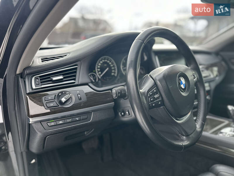 Седан BMW 7 Series 2013 в Владимире