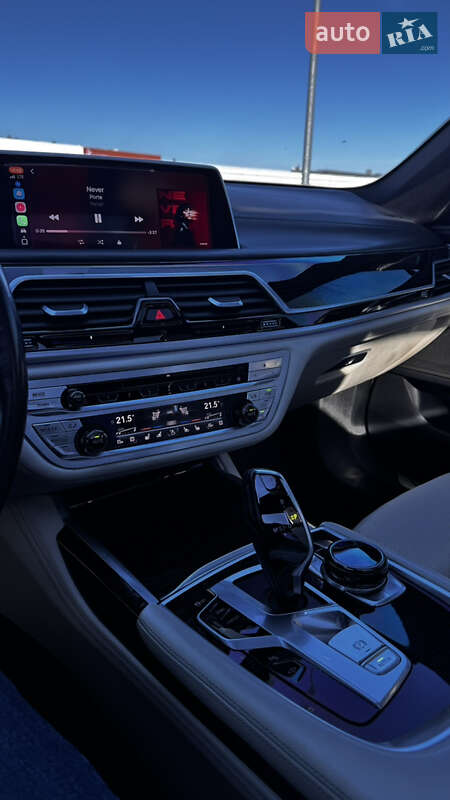 Седан BMW 7 Series 2016 в Львове