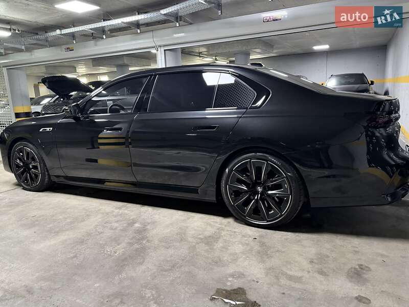 Седан BMW 7 Series 2024 в Киеве
