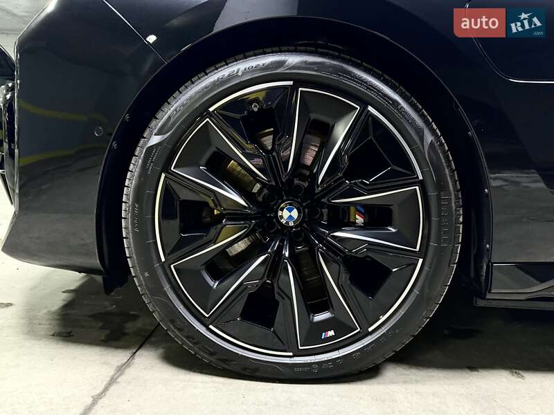 Седан BMW 7 Series 2024 в Киеве