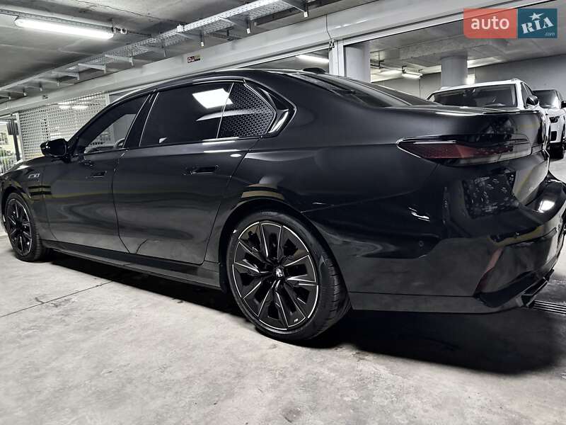 Седан BMW 7 Series 2024 в Киеве