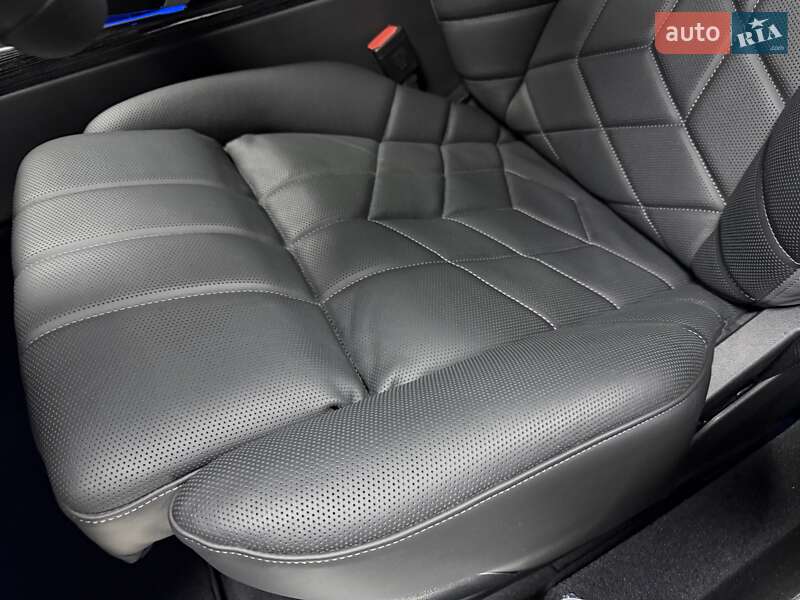 Седан BMW 7 Series 2024 в Киеве