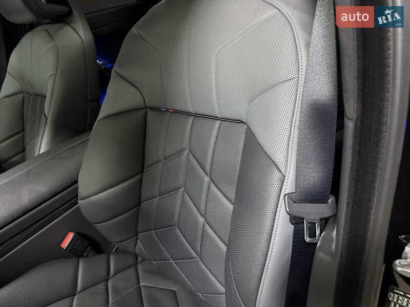 Седан BMW 7 Series 2024 в Киеве