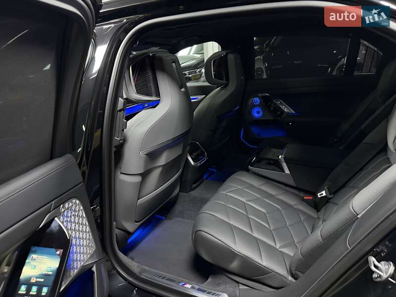 Седан BMW 7 Series 2024 в Киеве