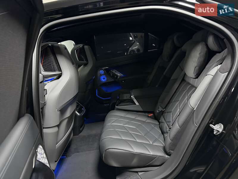 Седан BMW 7 Series 2024 в Киеве