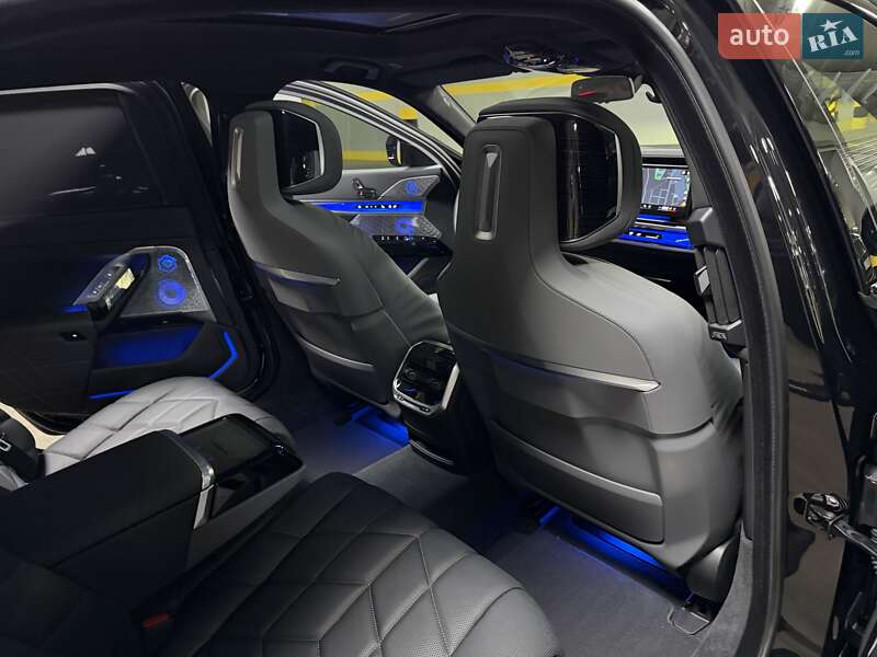 Седан BMW 7 Series 2024 в Киеве