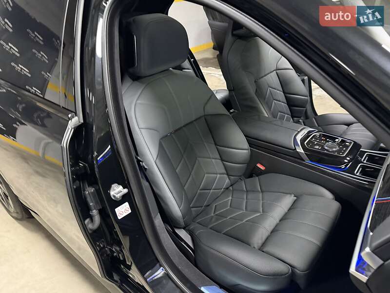 Седан BMW 7 Series 2024 в Киеве