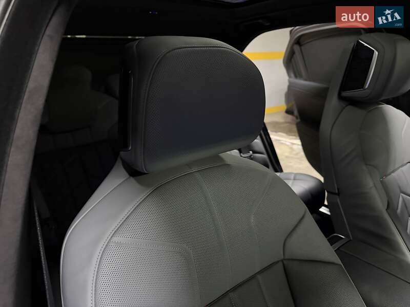 Седан BMW 7 Series 2024 в Киеве