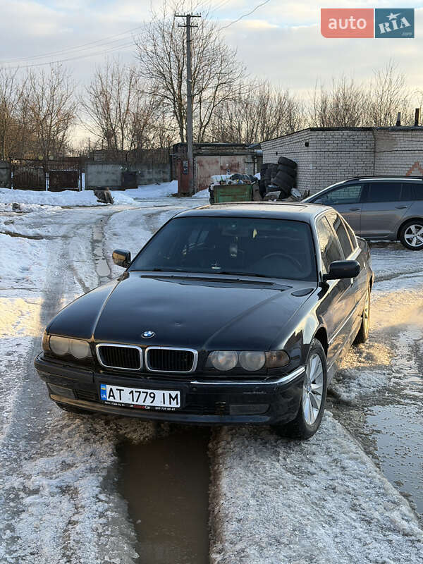 Седан BMW 7 Series 2000 в Луцке