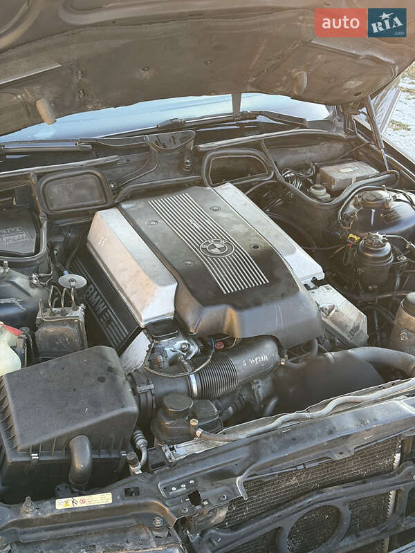 Седан BMW 7 Series 2000 в Луцке