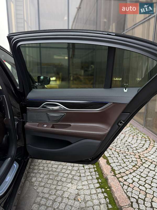 Седан BMW 7 Series 2020 в Мукачево