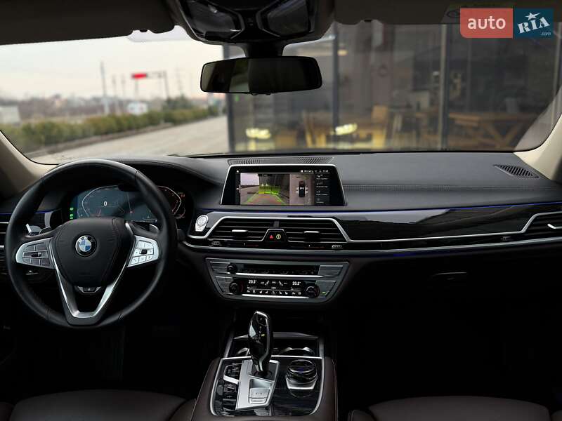 Седан BMW 7 Series 2020 в Мукачево