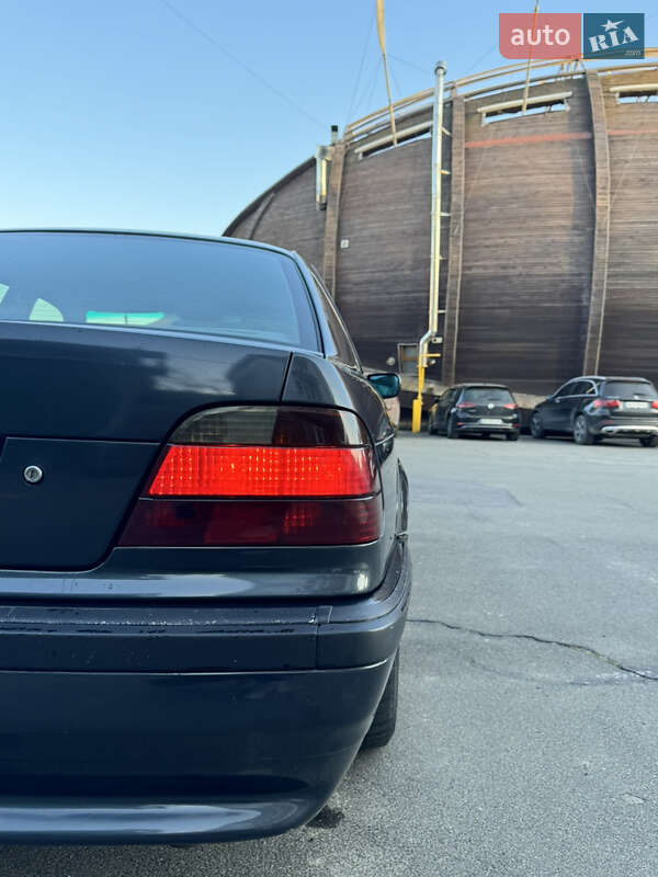 Седан BMW 7 Series 1995 в Одессе