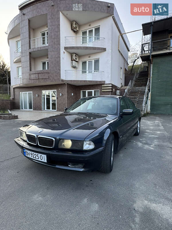 Седан BMW 7 Series 1995 в Одессе