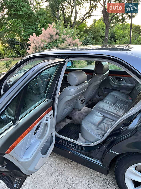 Седан BMW 7 Series 1995 в Одессе