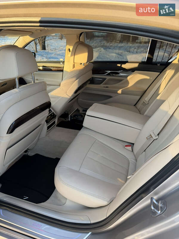 Седан BMW 7 Series 2017 в Львове