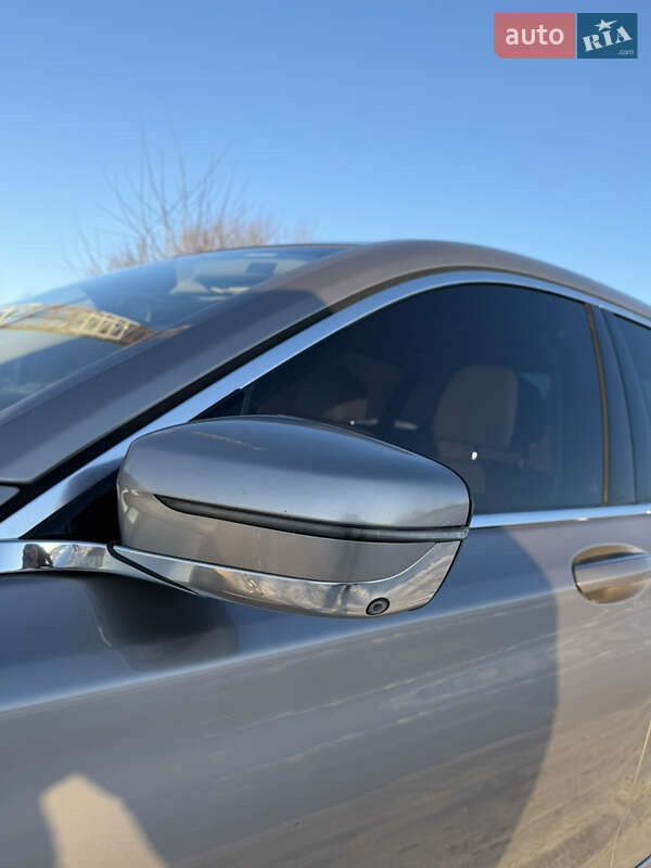 Седан BMW 7 Series 2017 в Львове