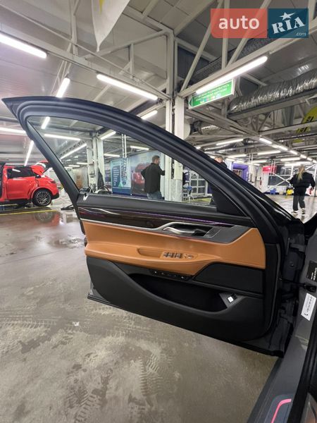 Седан BMW 7 Series 2022 в Черновцах