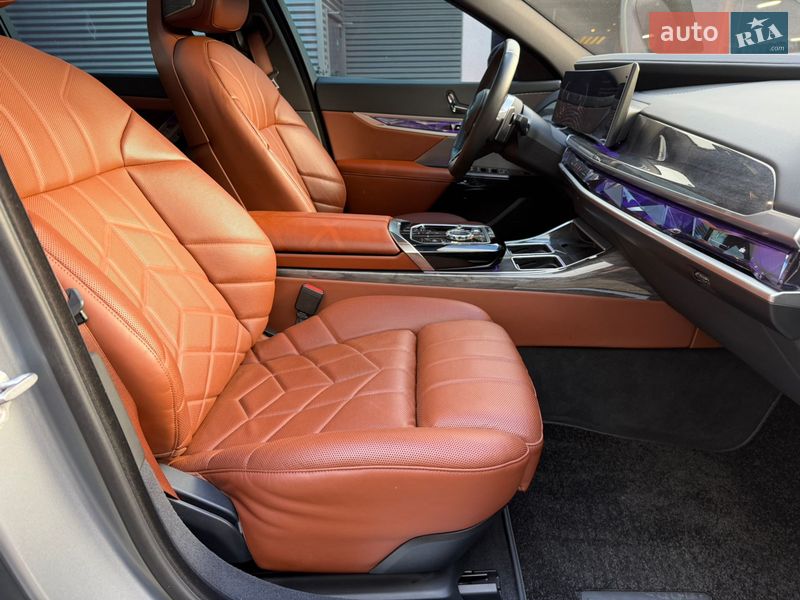 Седан BMW 7 Series 2023 в Киеве фото 12 Седан BMW 7 Series 2023 в Киеве