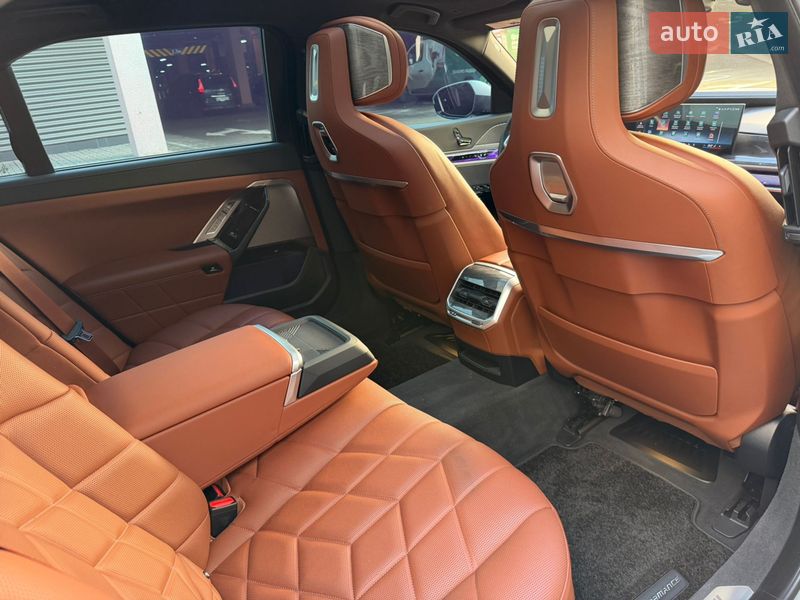 Седан BMW 7 Series 2023 в Киеве фото 18 Седан BMW 7 Series 2023 в Киеве