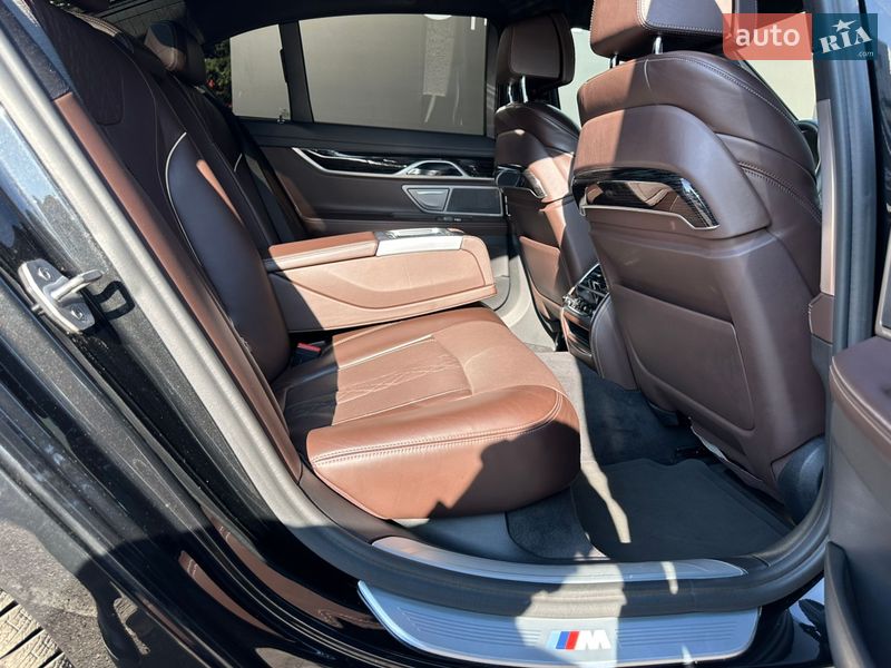 Седан BMW 7 Series 2017 в Львове