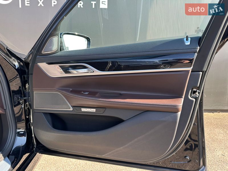 Седан BMW 7 Series 2017 в Львове