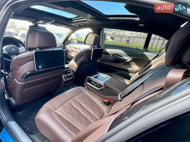 Седан BMW 7 Series 2022 в Киеве