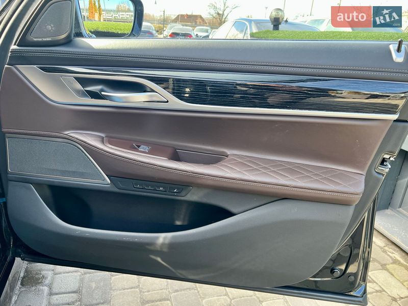 Седан BMW 7 Series 2022 в Киеве