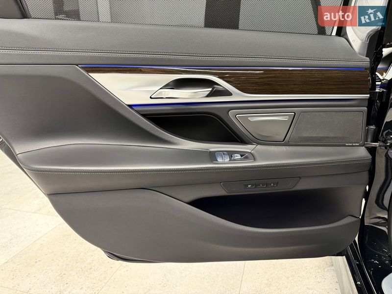 Седан BMW 7 Series 2022 в Киеве