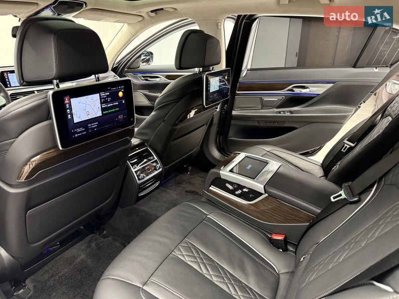 Седан BMW 7 Series 2022 в Киеве