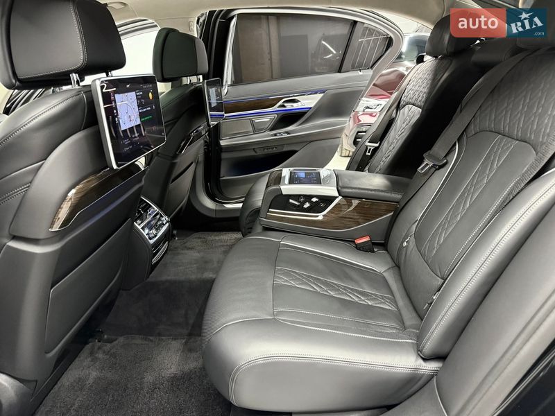 Седан BMW 7 Series 2022 в Киеве