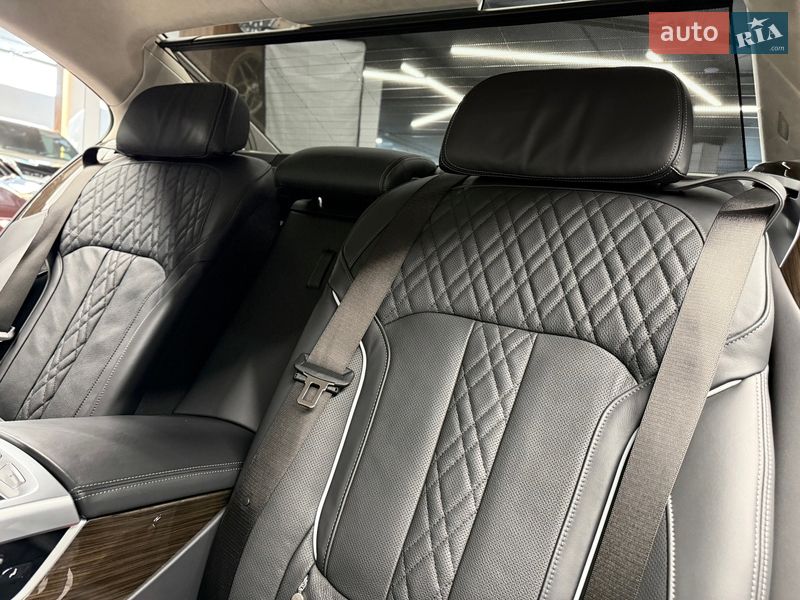 Седан BMW 7 Series 2022 в Киеве