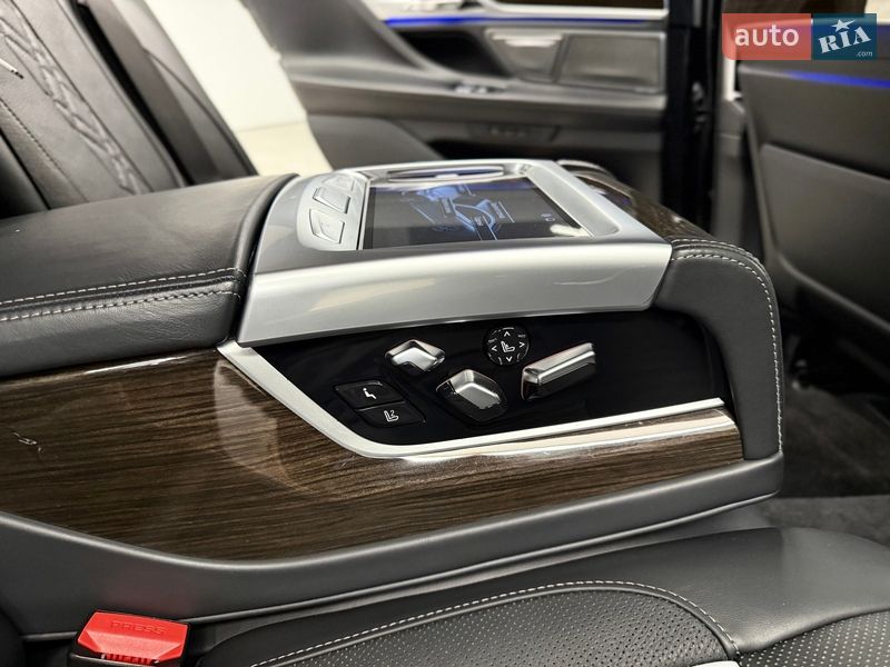 Седан BMW 7 Series 2022 в Киеве