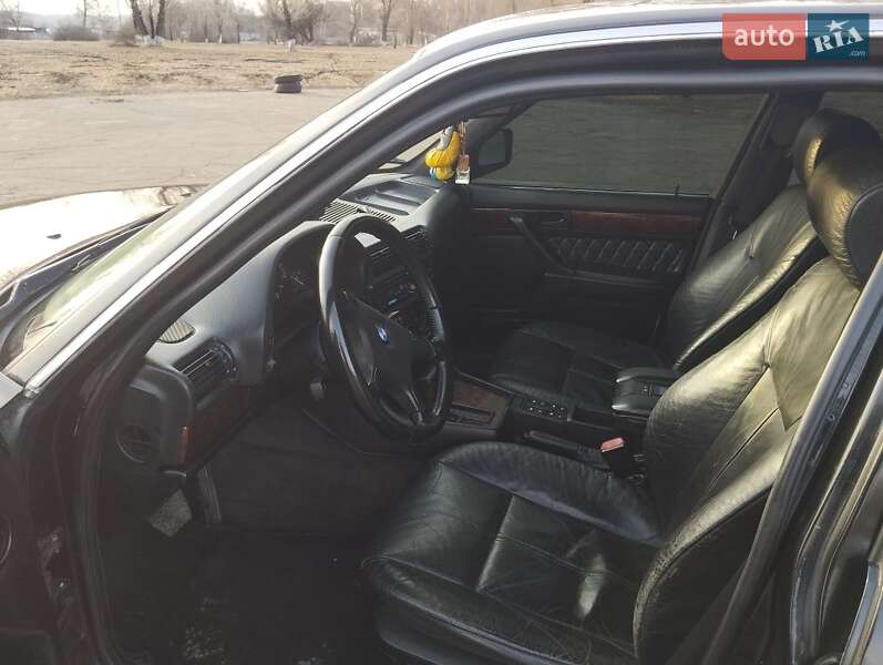 Седан BMW 7 Series 1992 в Каменском