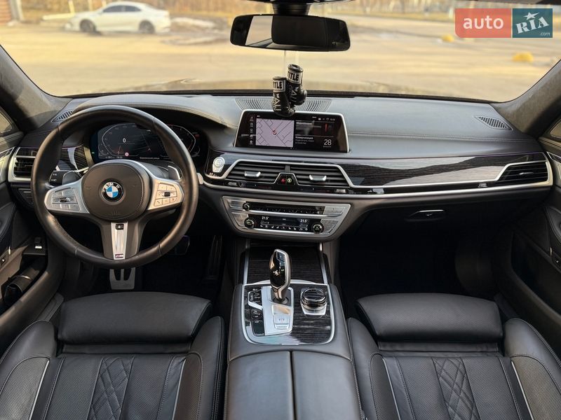 Седан BMW 7 Series 2022 в Дніпрі